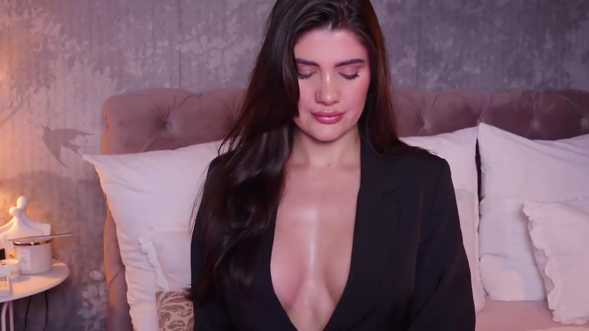 Gallery image thumbnail from AngelaFaye's myfreecams stream on, 05/05/2026, 10:17 image 14 of 20