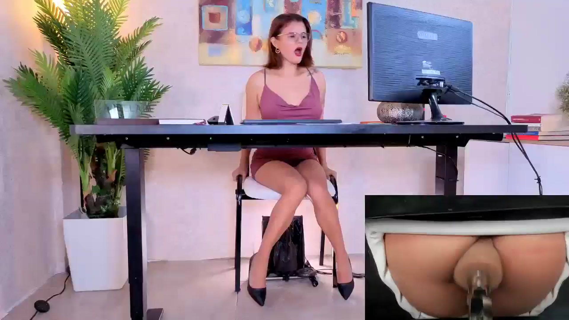 Gallery image thumbnail from AngelaM's myfreecams stream on, 04/30/2026, 19:06 image 2 of 20