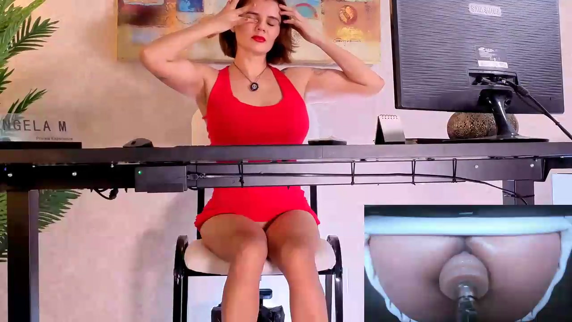 Gallery image thumbnail from AngelaM's myfreecams stream on, 05/19/2026, 03:14 image 10 of 20