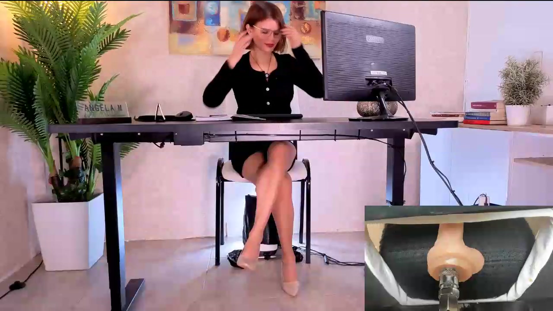 Gallery image thumbnail from AngelaM's myfreecams stream on, 05/21/2026, 18:20 image 2 of 20