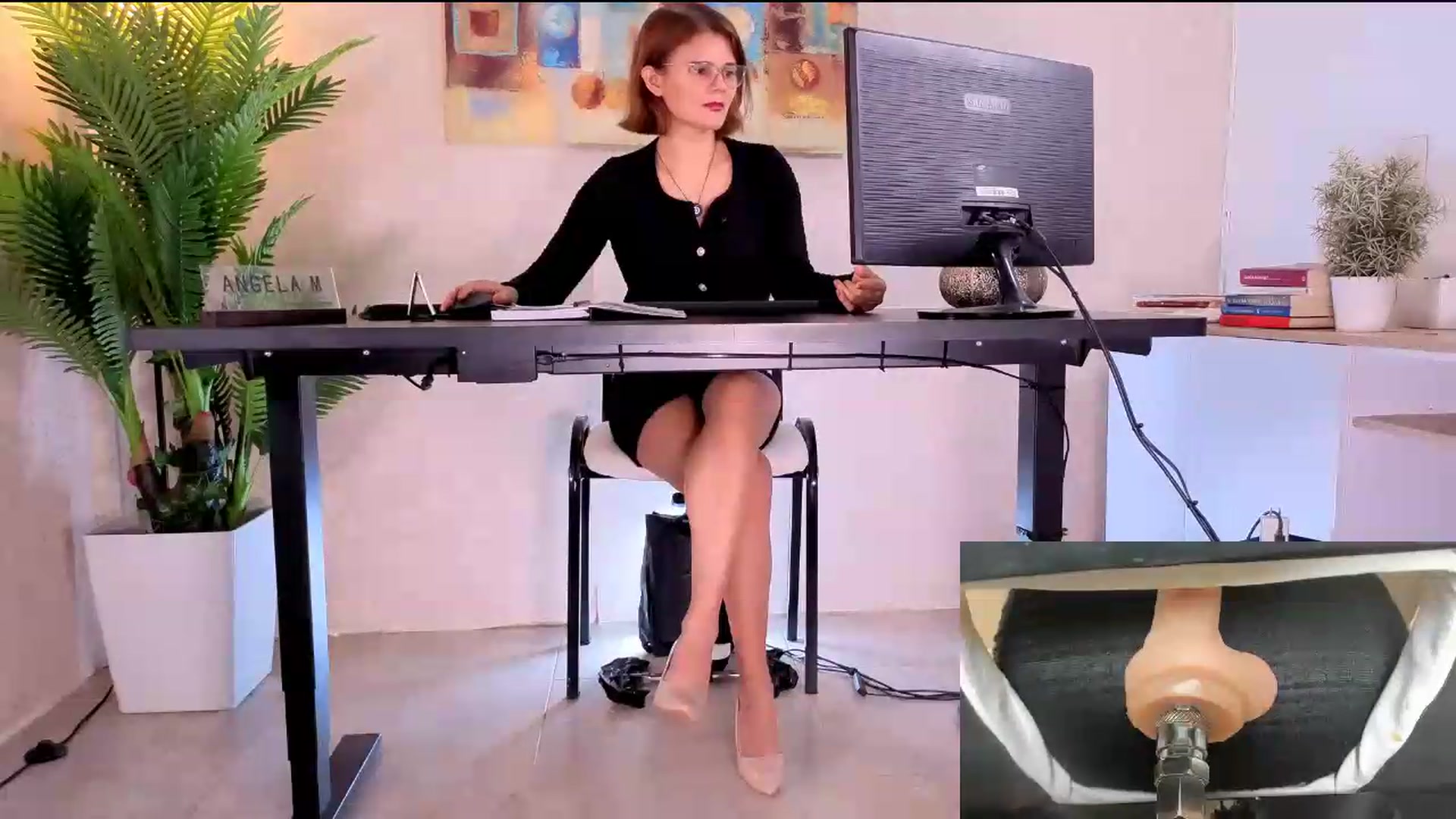 Gallery image thumbnail from AngelaM's myfreecams stream on, 05/21/2026, 18:20 image 4 of 20
