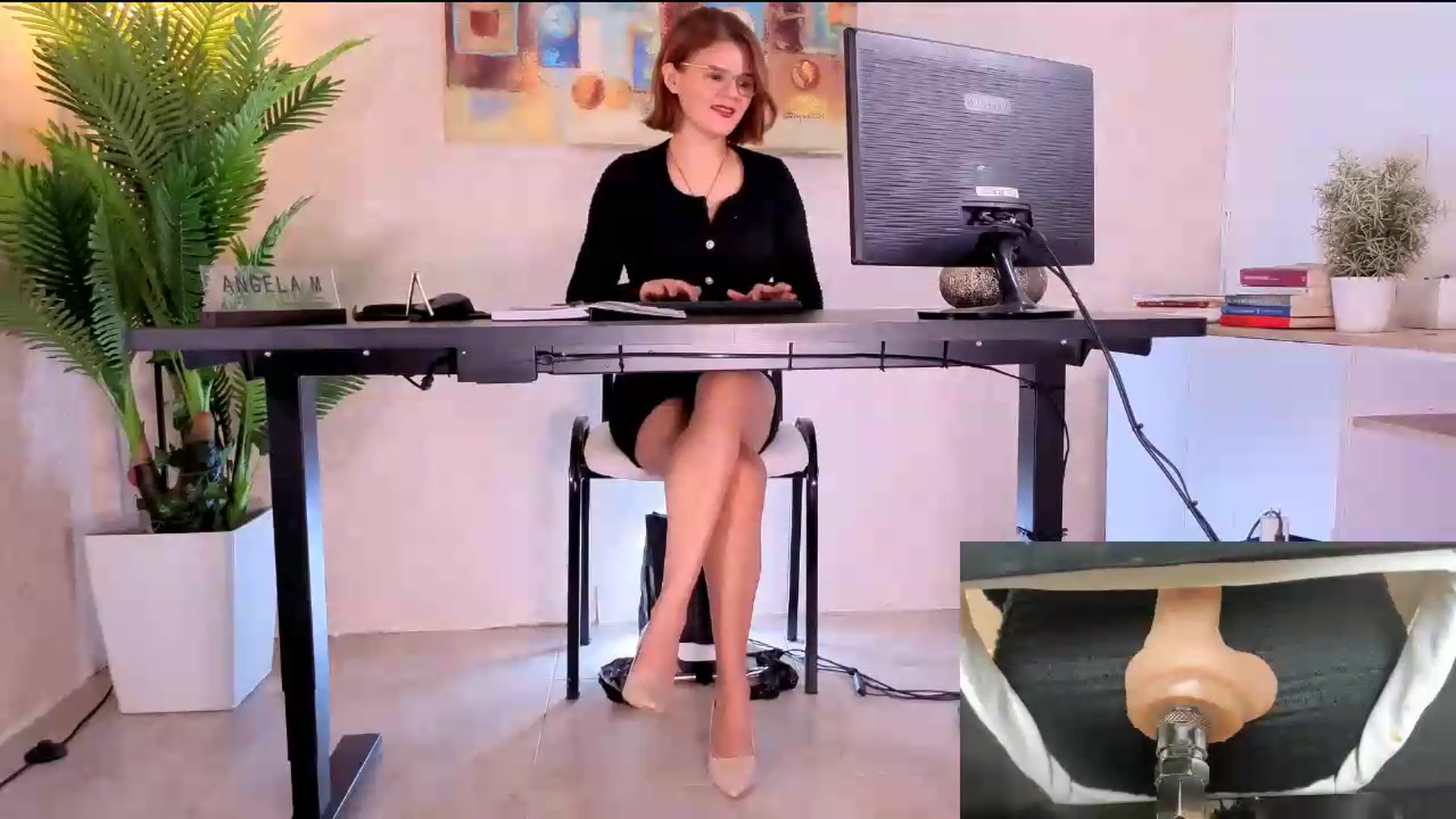 Gallery image thumbnail from AngelaM's myfreecams stream on, 05/21/2026, 18:20 image 9 of 20