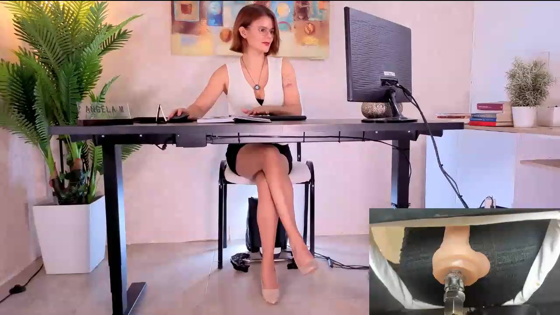 Gallery image thumbnail from AngelaM's myfreecams stream on, 05/21/2026, 18:20 image 12 of 20