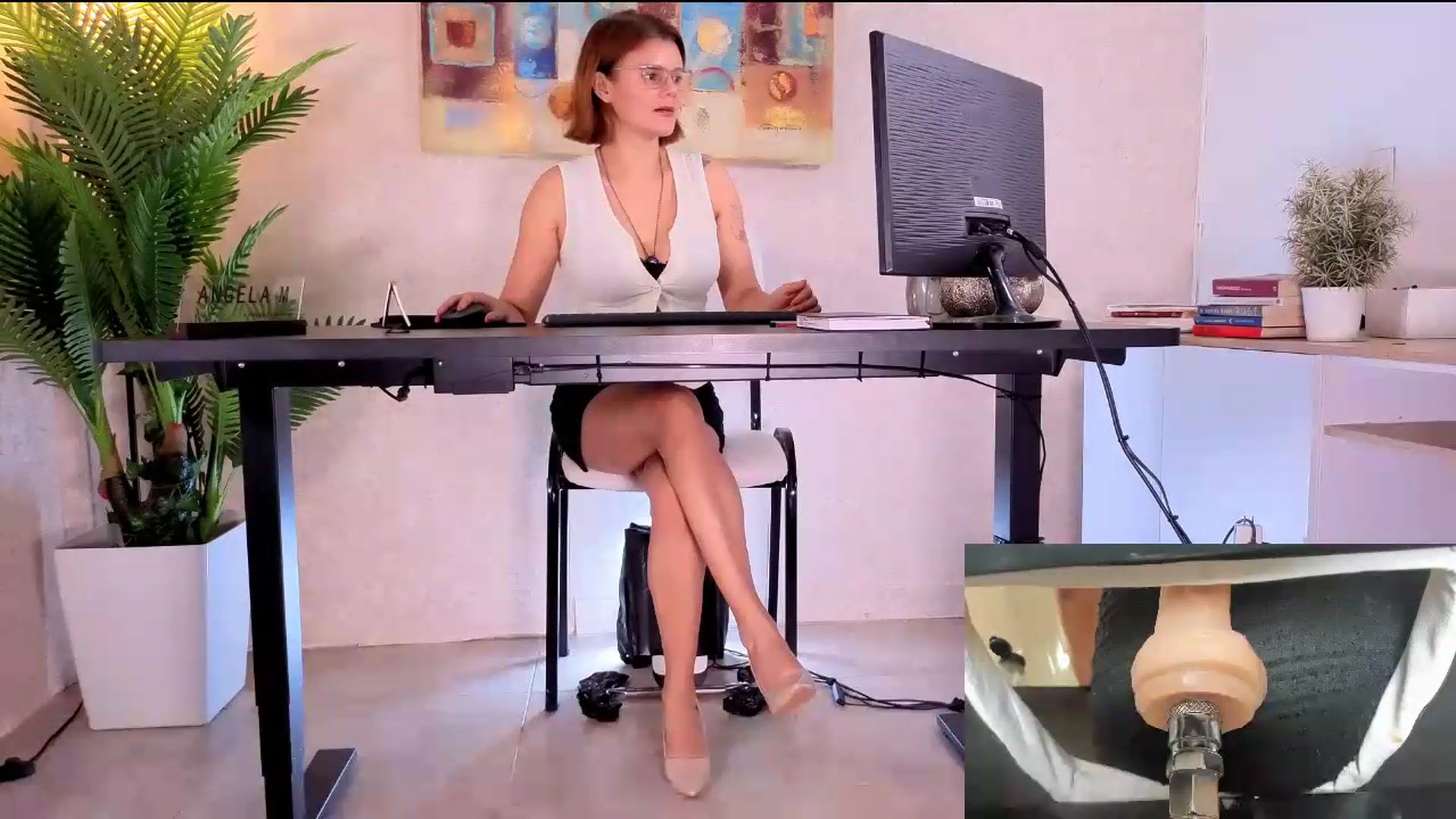 Gallery image thumbnail from AngelaM's myfreecams stream on, 05/21/2026, 19:49 image 8 of 20