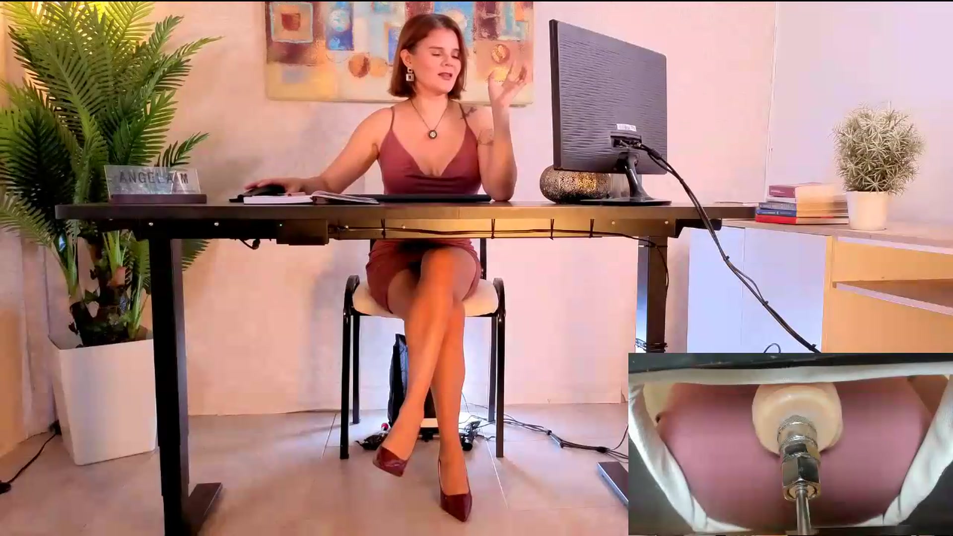 Gallery image thumbnail from AngelaM's myfreecams stream on, 05/26/2026, 06:10 image 18 of 20