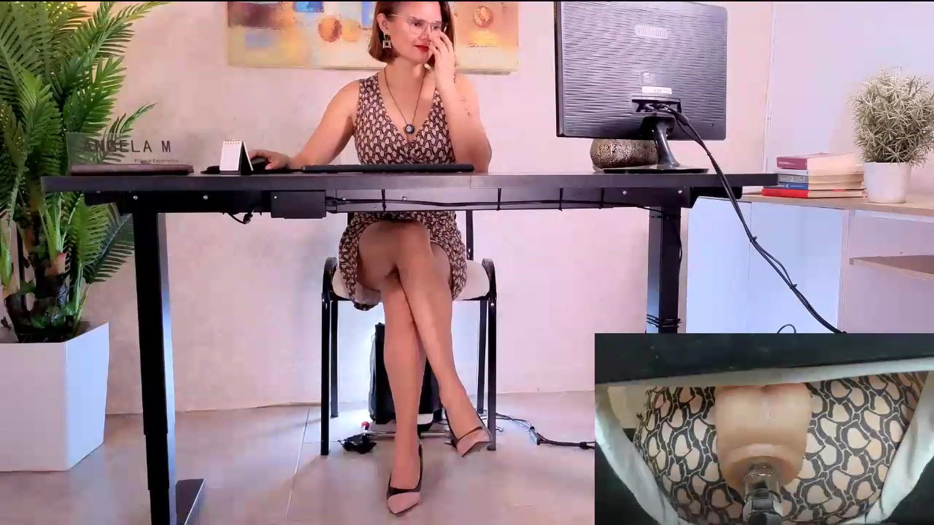 Gallery image thumbnail from AngelaM's myfreecams stream on, 05/29/2026, 07:10 image 11 of 20