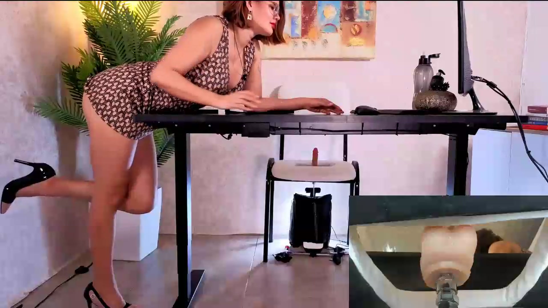 Gallery image thumbnail from AngelaM's myfreecams stream on, 05/29/2026, 07:10 image 5 of 20