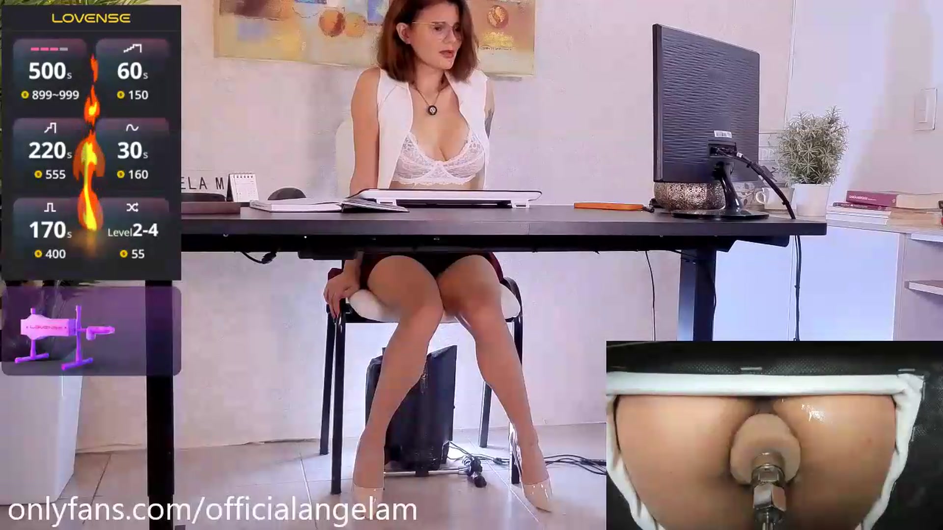 Gallery image thumbnail from AngelaM's myfreecams stream on, 08/20/2026, 01:21 image 17 of 20