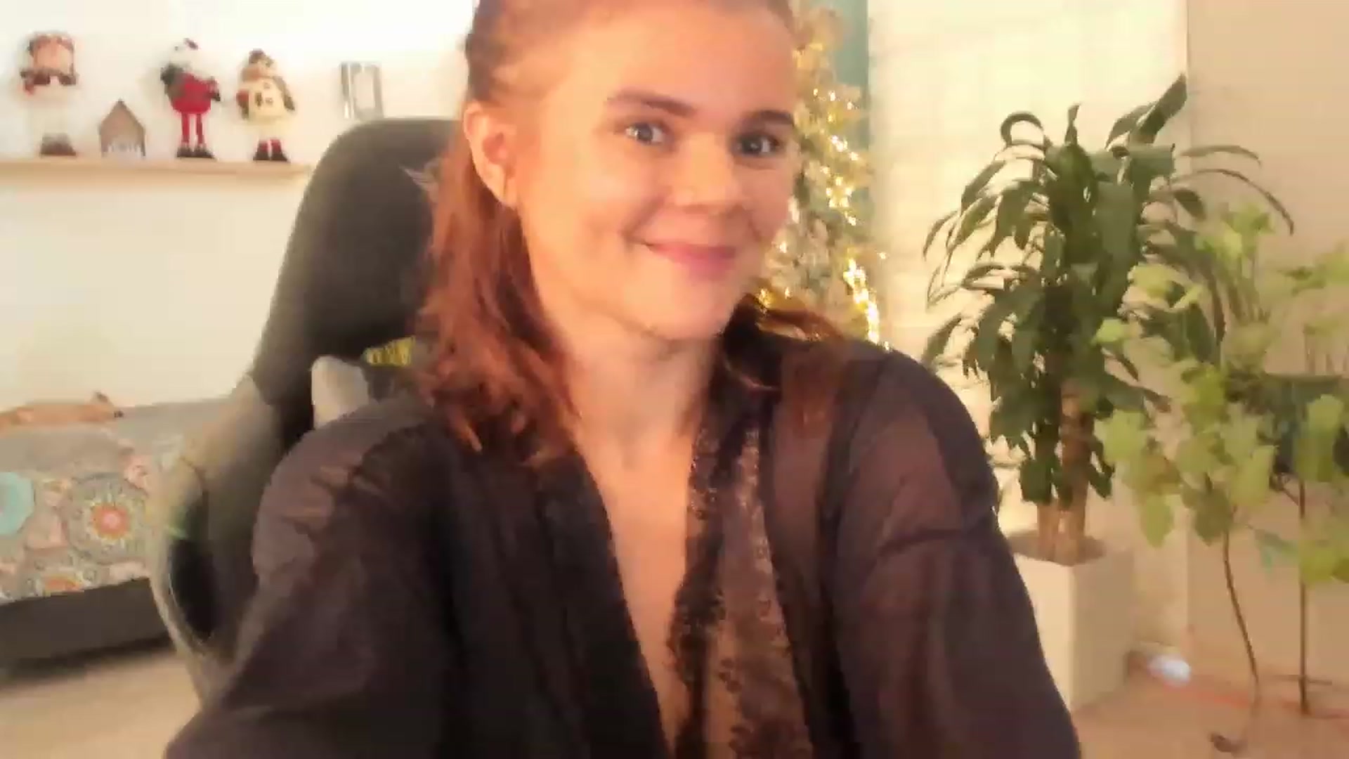Gallery image thumbnail from AngelaMar's myfreecams stream on, 12/09/2022, 17:17 image 9 of 20