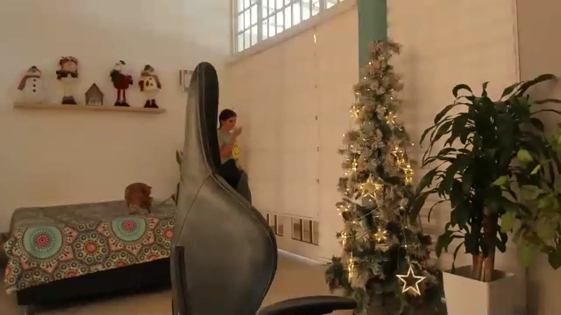 Gallery image thumbnail from AngelaMar's myfreecams stream on, 12/12/2022, 16:51 image 10 of 20