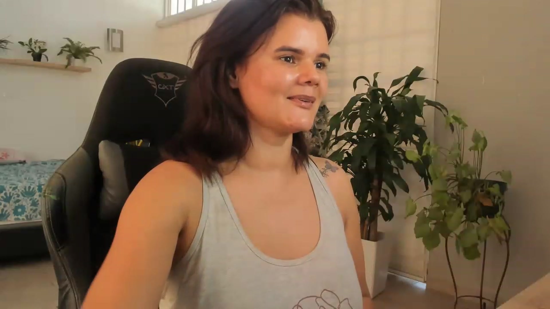 Gallery image thumbnail from AngelaMar's myfreecams stream on, 02/07/2023, 18:53 image 6 of 20