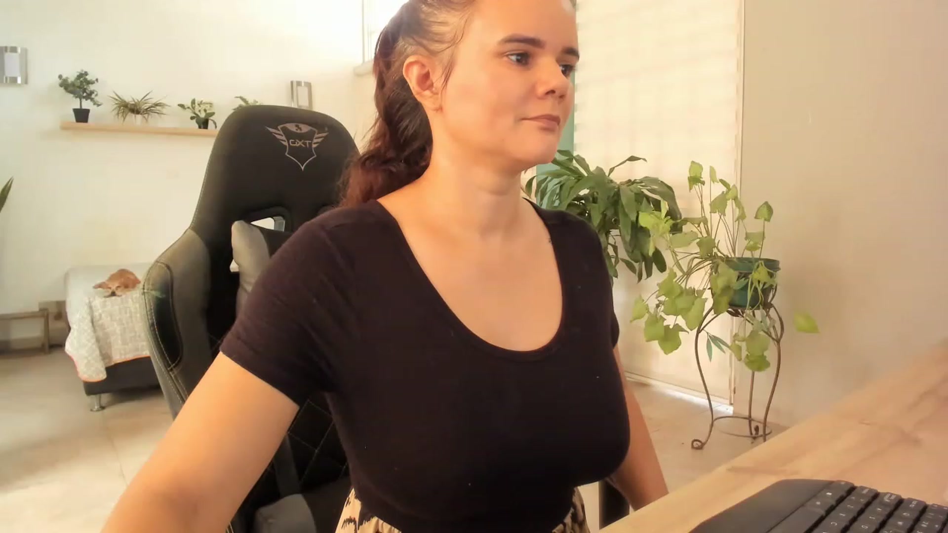 Gallery image thumbnail from AngelaMar's myfreecams stream on, 03/01/2023, 14:57 image 9 of 20