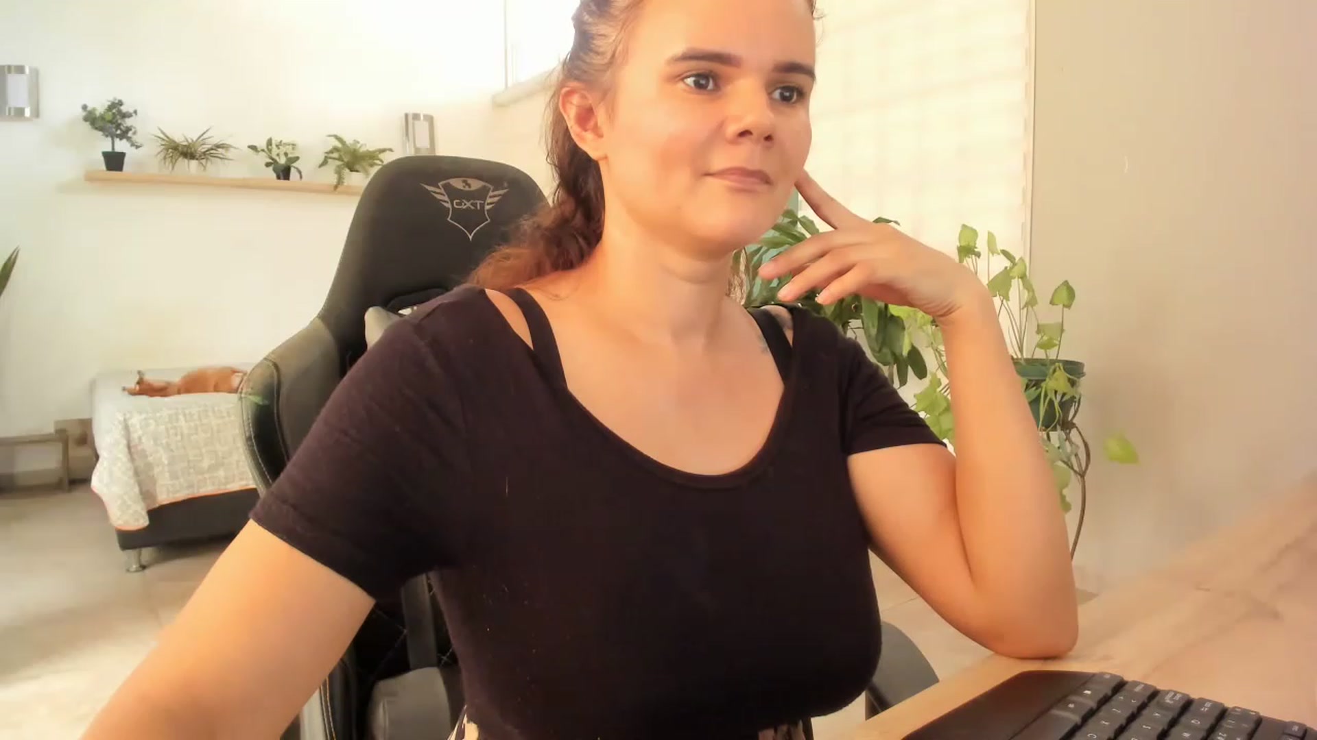 Gallery image thumbnail from AngelaMar's myfreecams stream on, 03/01/2023, 16:01 image 7 of 20