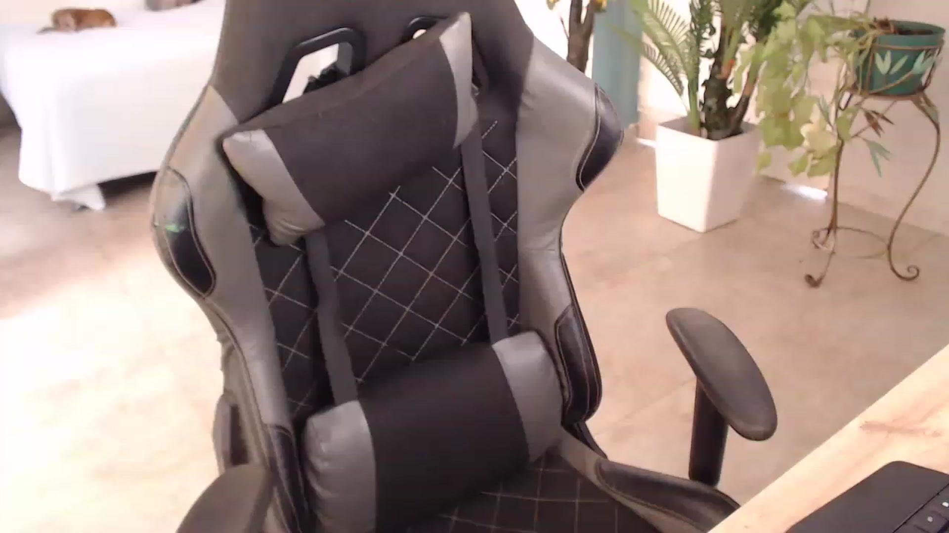 Gallery image thumbnail from AngelaMar's myfreecams stream on, 06/09/2023, 17:05 image 2 of 20