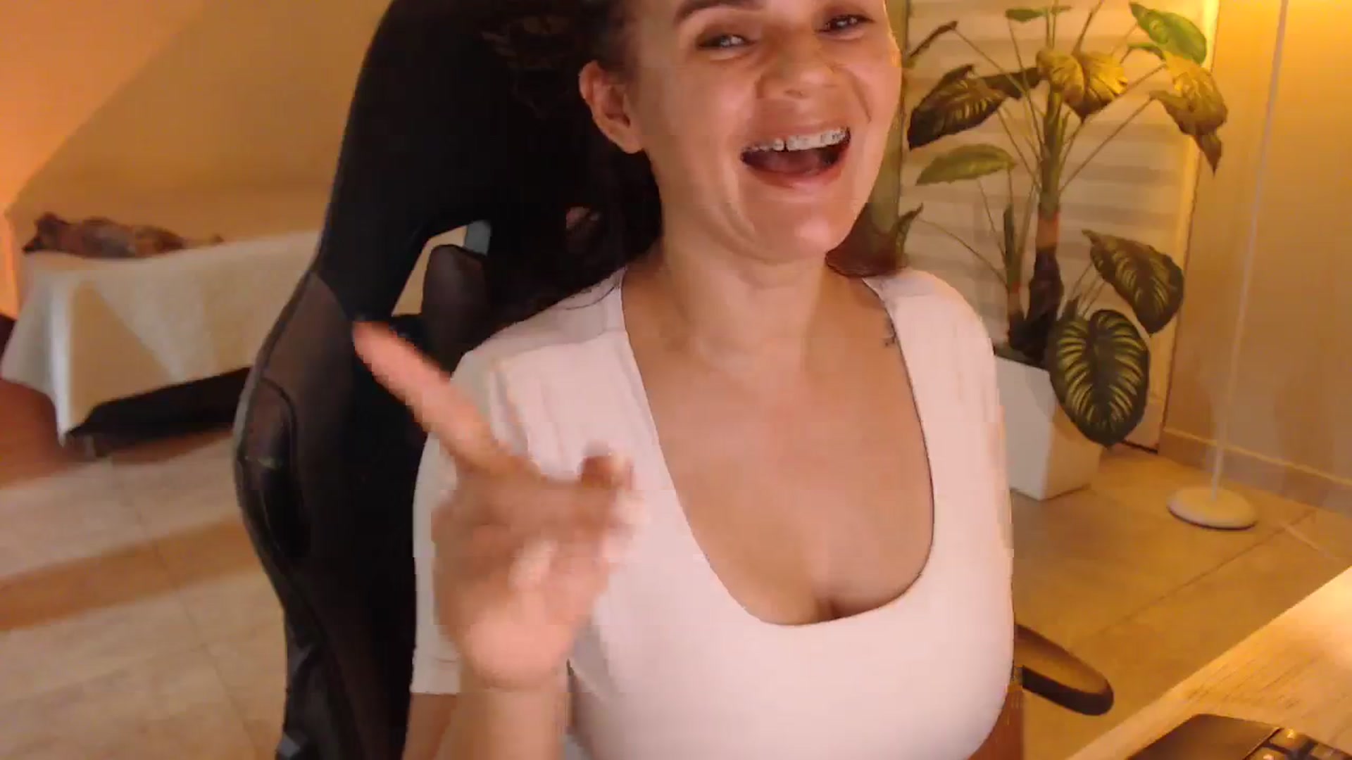 Gallery image thumbnail from AngelaMar's myfreecams stream on, 09/20/2023, 03:37 image 14 of 20