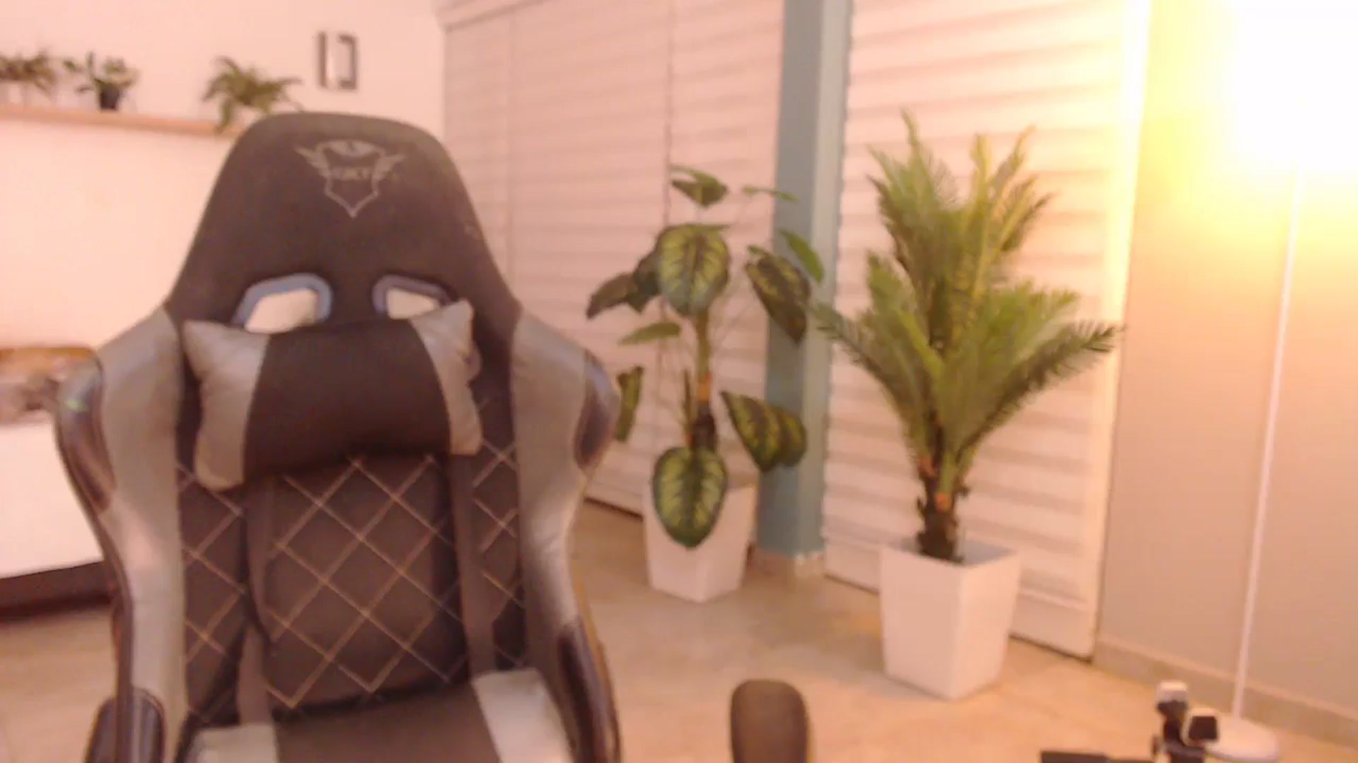 Gallery image thumbnail from AngelaMar's myfreecams stream on, 11/13/2023, 05:27 image 16 of 20