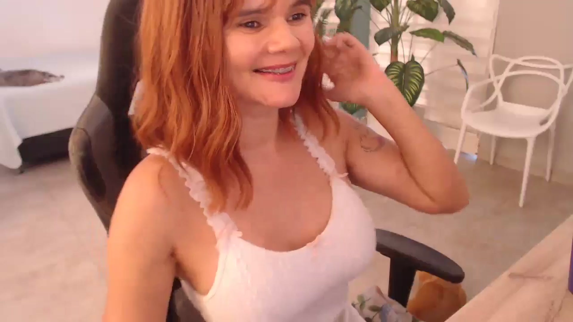 Gallery image thumbnail from AngelaMar's myfreecams stream on, 07/09/2024, 18:37 image 16 of 20