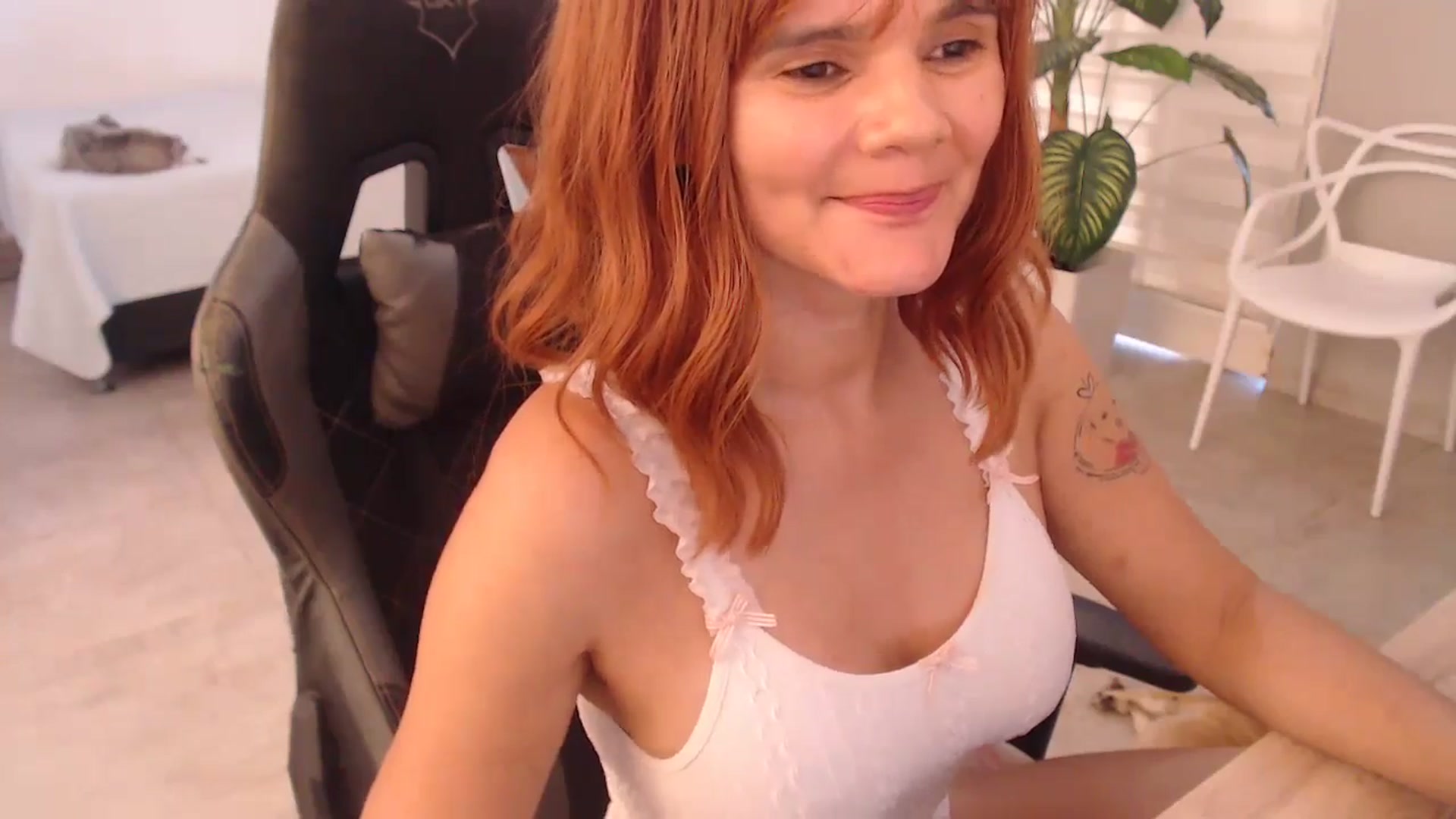 Gallery image thumbnail from AngelaMar's myfreecams stream on, 07/09/2024, 18:37 image 19 of 20