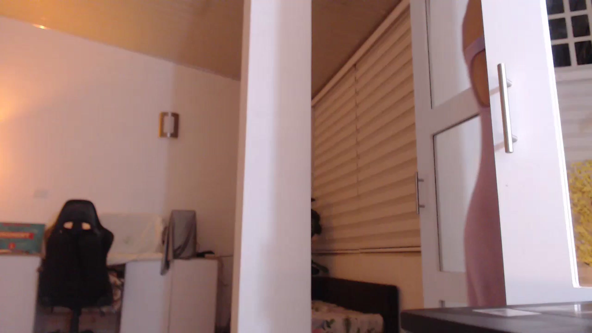 Gallery image thumbnail from AngelaMar's myfreecams stream on, 09/13/2024, 07:09 image 10 of 20