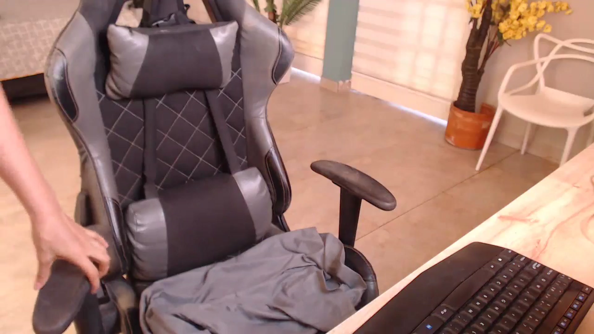 Gallery image thumbnail from AngelaMar's myfreecams stream on, 01/07/2025, 18:39 image 19 of 20