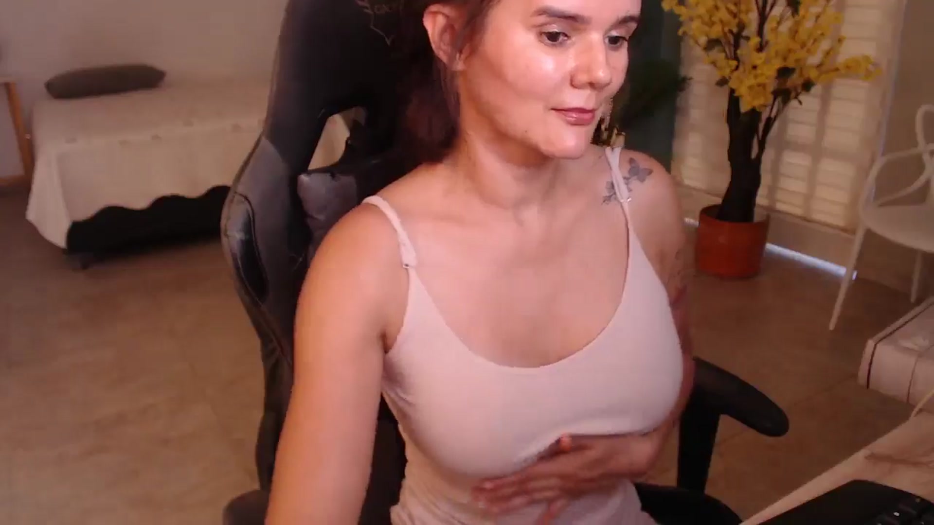 Gallery image thumbnail from AngelaMar's myfreecams stream on, 01/30/2025, 17:27 image 20 of 20