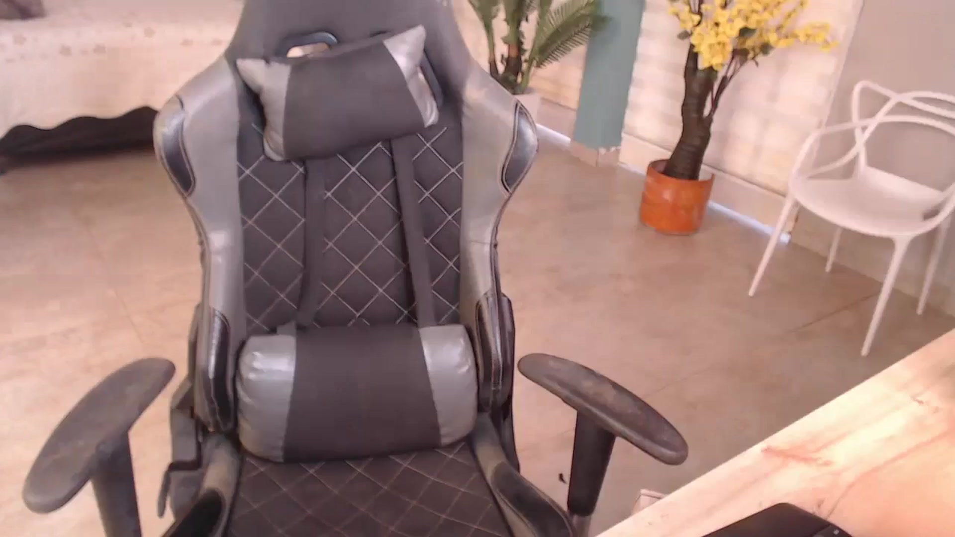 Gallery image thumbnail from AngelaMar's myfreecams stream on, 02/05/2025, 18:03 image 19 of 20