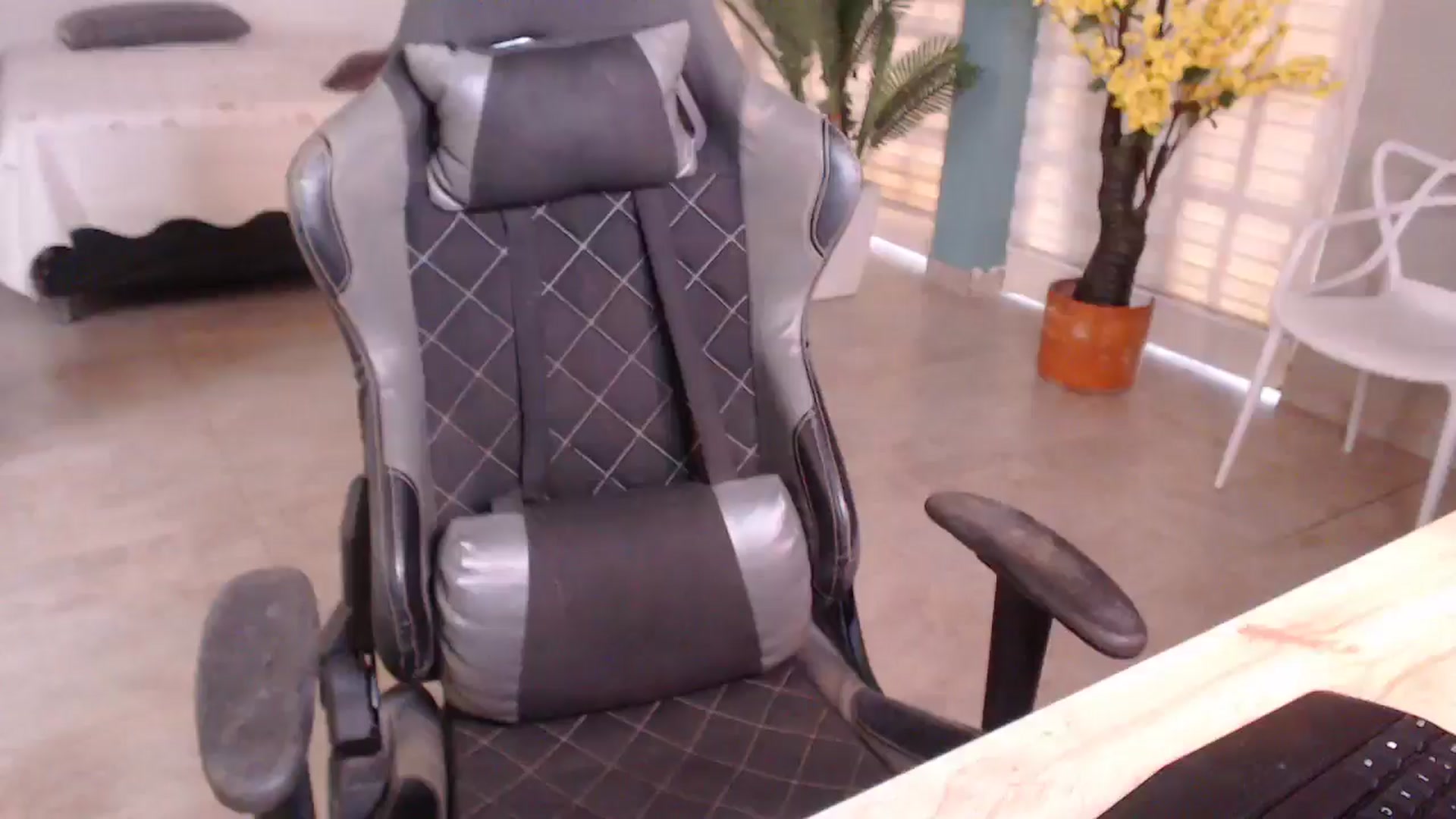 Gallery image thumbnail from AngelaMar's myfreecams stream on, 02/06/2025, 17:34 image 2 of 20
