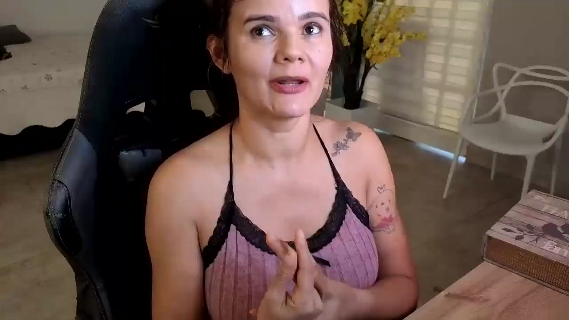 Gallery image thumbnail from AngelaMar's myfreecams stream on, 02/09/2025, 18:34 image 18 of 20