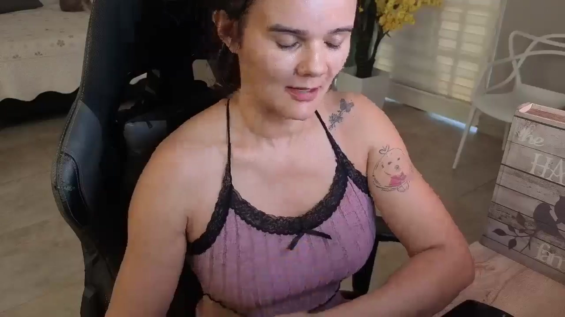 Gallery image thumbnail from AngelaMar's myfreecams stream on, 02/09/2025, 18:34 image 15 of 20