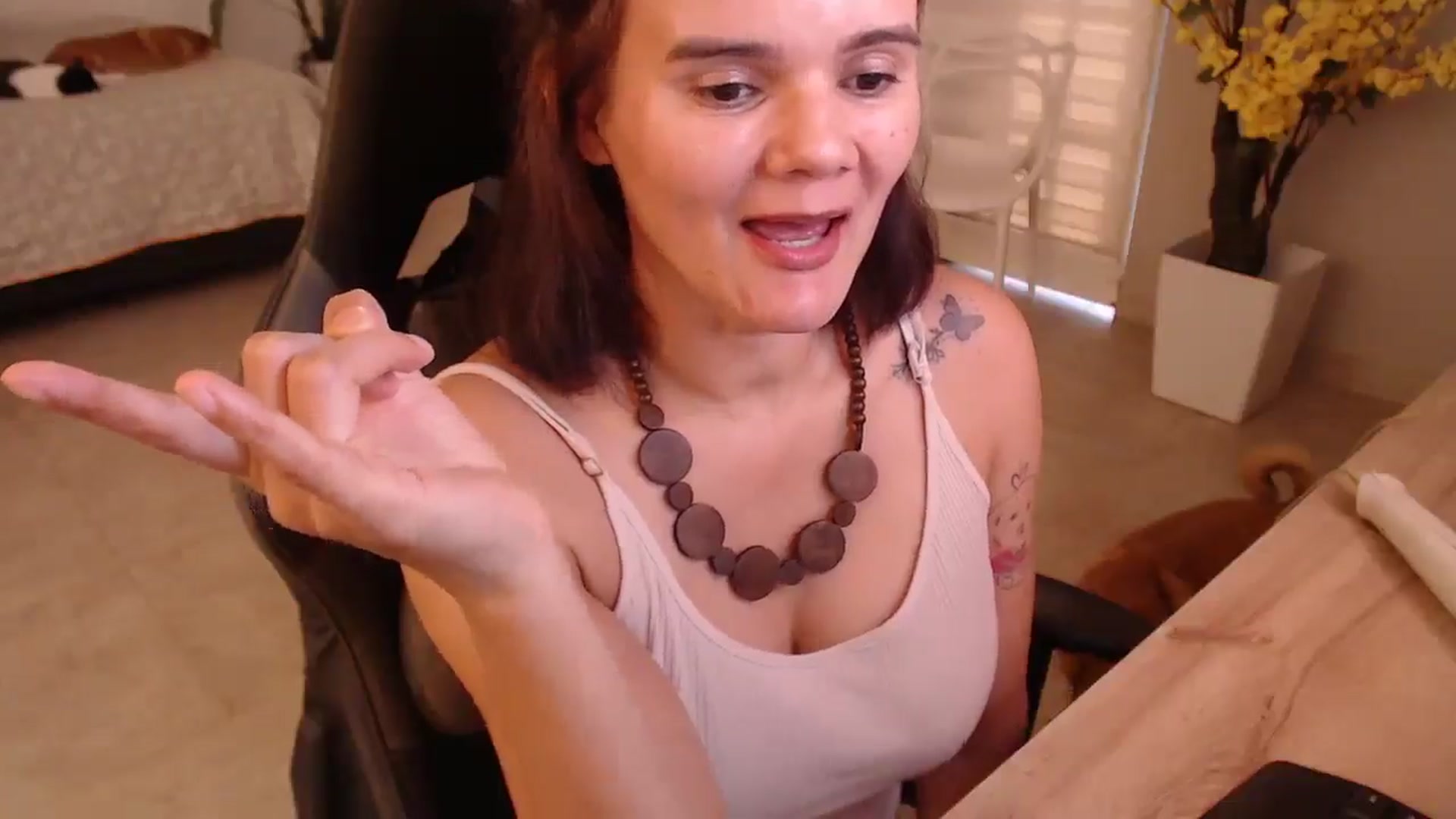 Gallery image thumbnail from AngelaMar's myfreecams stream on, 02/18/2025, 19:52 image 17 of 20