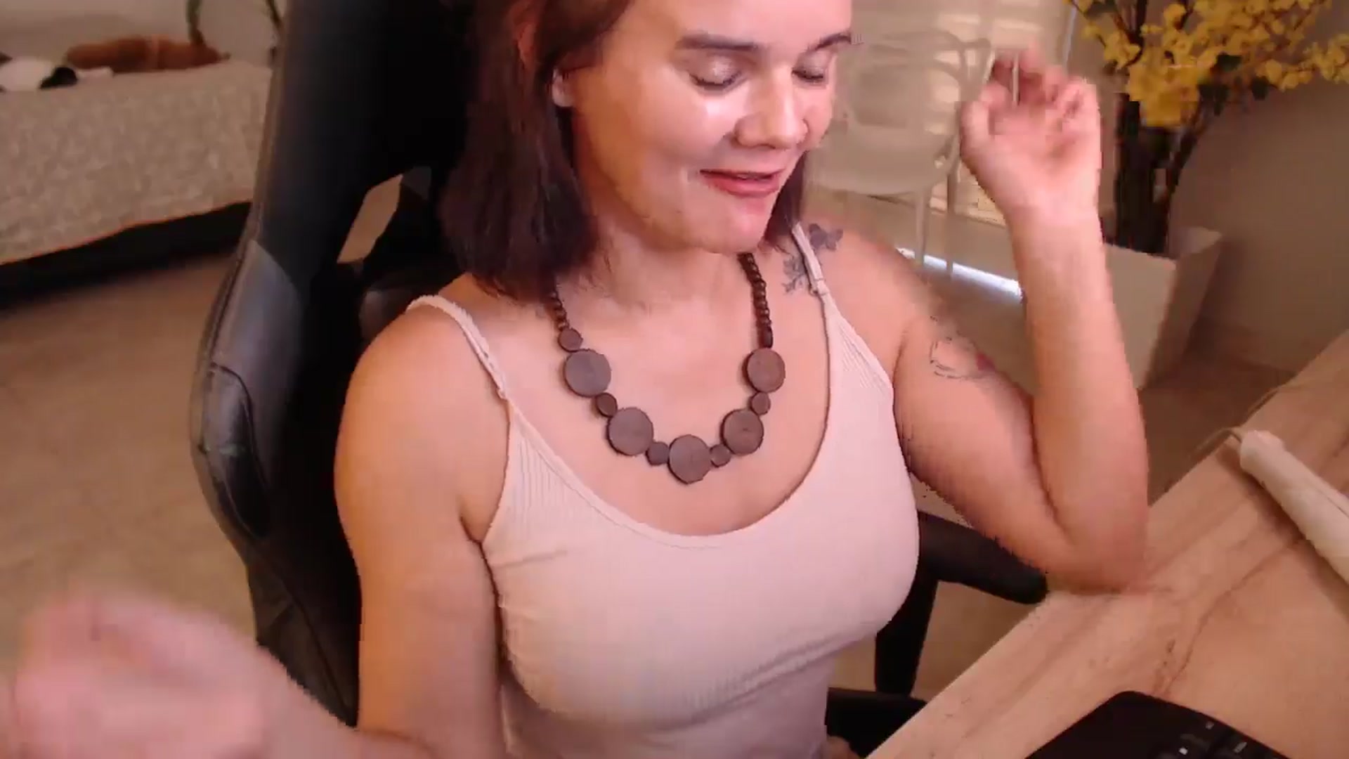 Gallery image thumbnail from AngelaMar's myfreecams stream on, 02/18/2025, 19:52 image 12 of 20