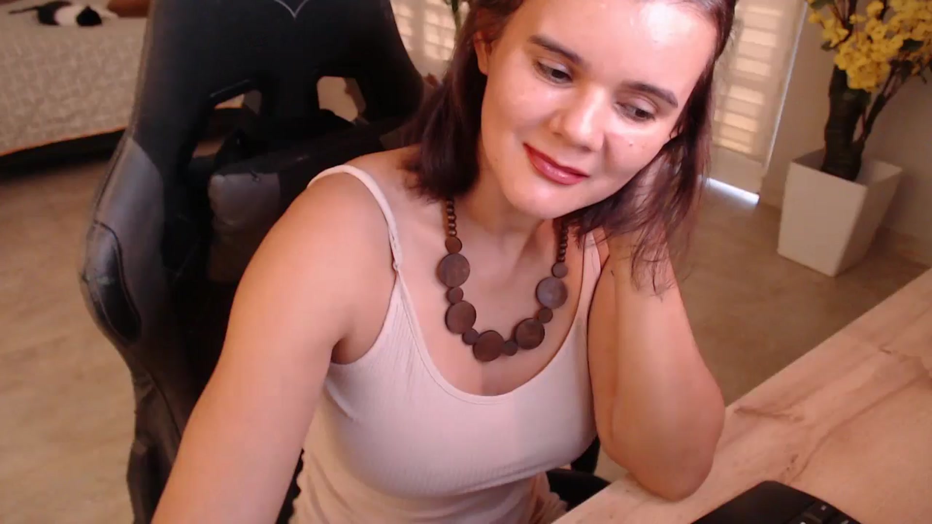 Gallery image thumbnail from AngelaMar's myfreecams stream on, 02/18/2025, 19:52 image 6 of 20