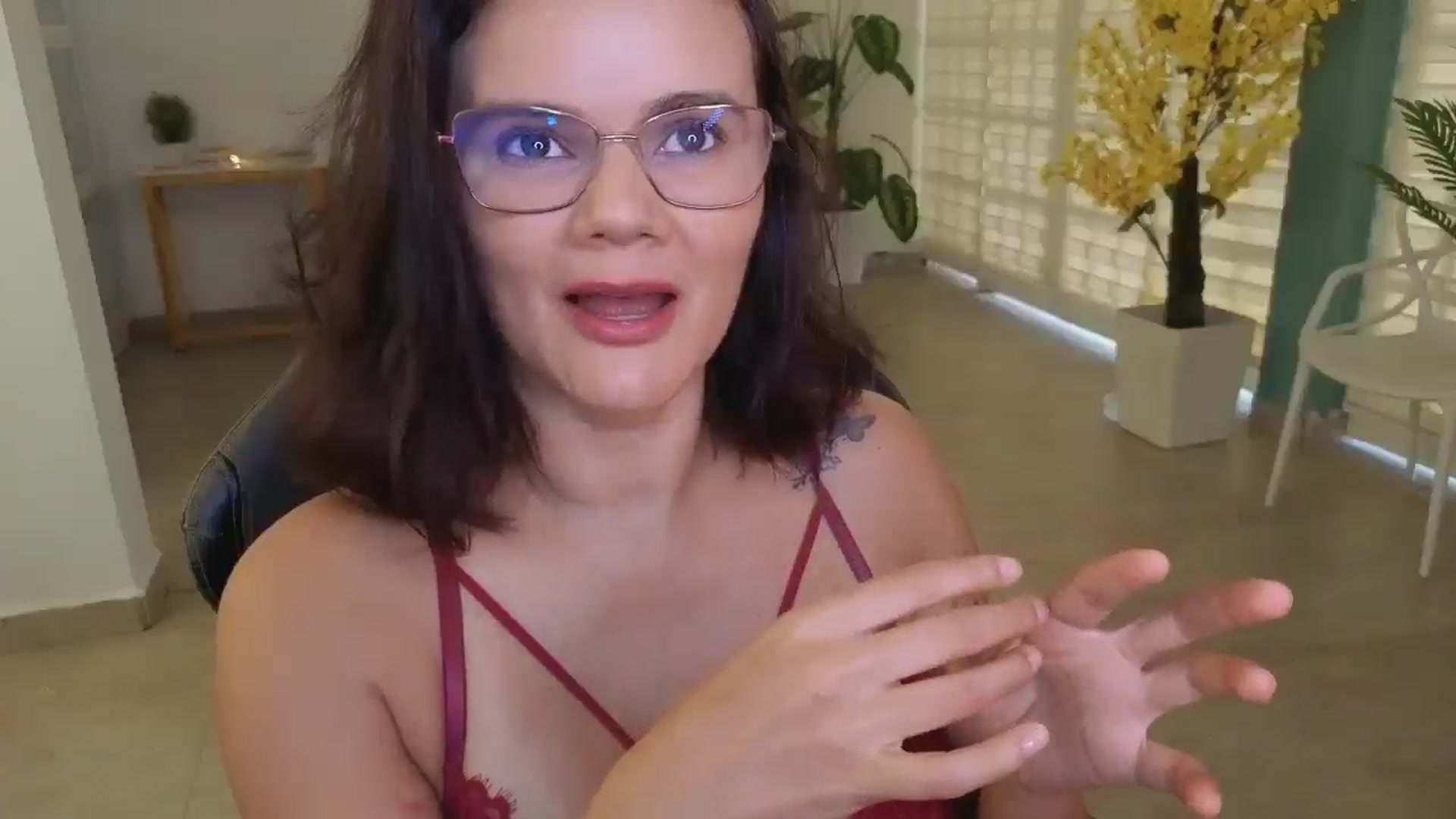 Gallery image thumbnail from AngelaMar's myfreecams stream on, 04/08/2025, 18:10 image 3 of 20