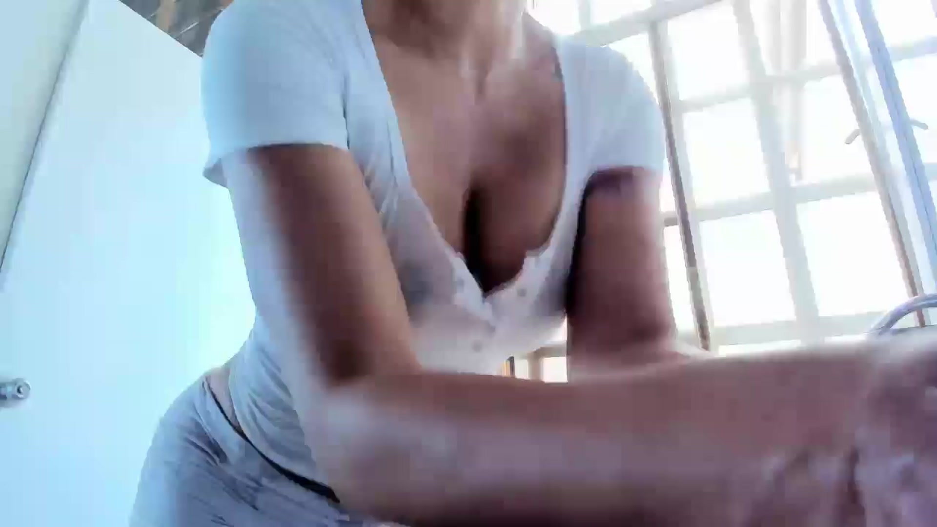 Gallery image thumbnail from AngelaMar's myfreecams stream on, 07/01/2025, 17:21 image 12 of 20
