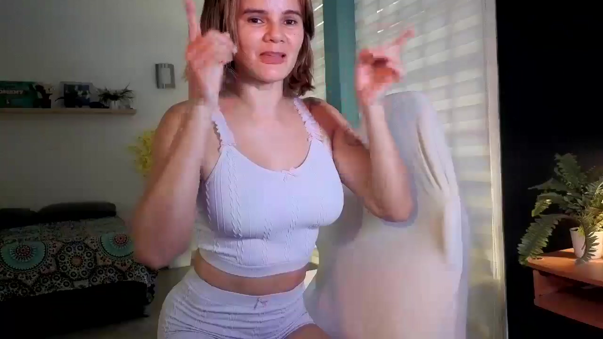 Gallery image thumbnail from AngelaMar's myfreecams stream on, 11/15/2025, 19:55 image 4 of 20