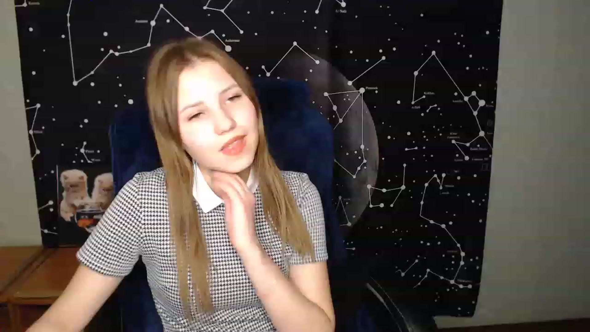 Gallery image thumbnail from AngelaOwen's myfreecams stream on, 11/22/2022, 20:35 image 10 of 20