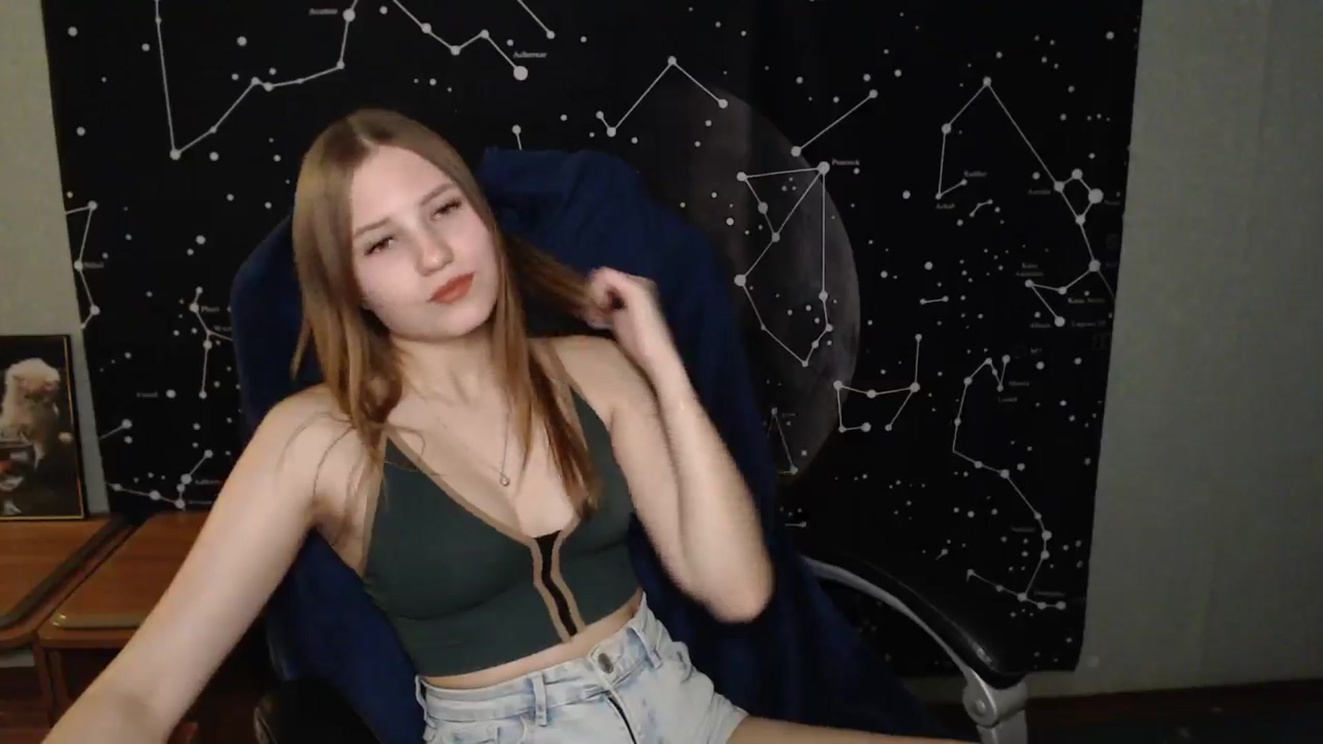 Gallery image thumbnail from AngelaOwen's myfreecams stream on, 12/26/2024, 19:50 image 12 of 20