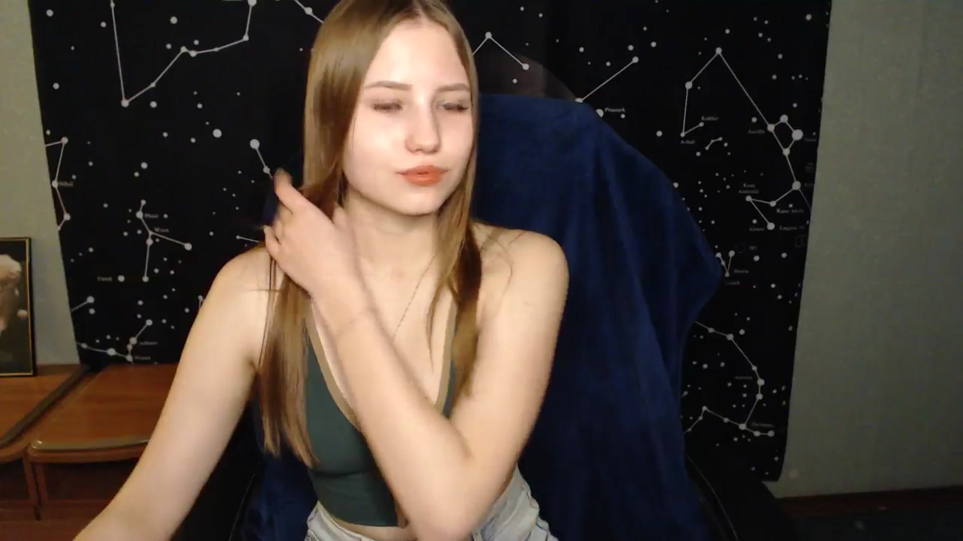Gallery image thumbnail from AngelaOwen's myfreecams stream on, 03/04/2025, 17:04 image 7 of 20