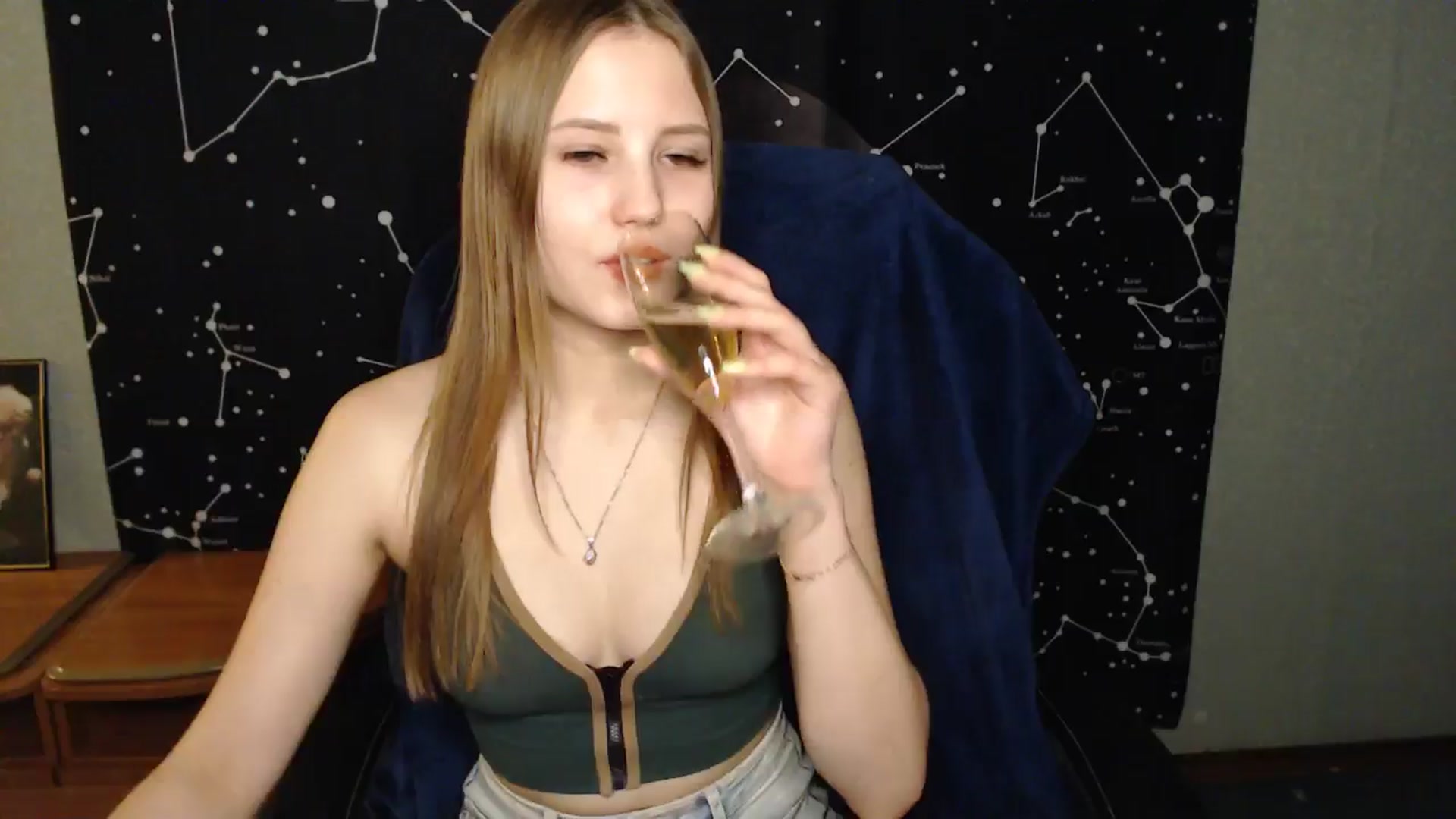 Gallery image thumbnail from AngelaOwen's myfreecams stream on, 03/04/2025, 17:04 image 9 of 20