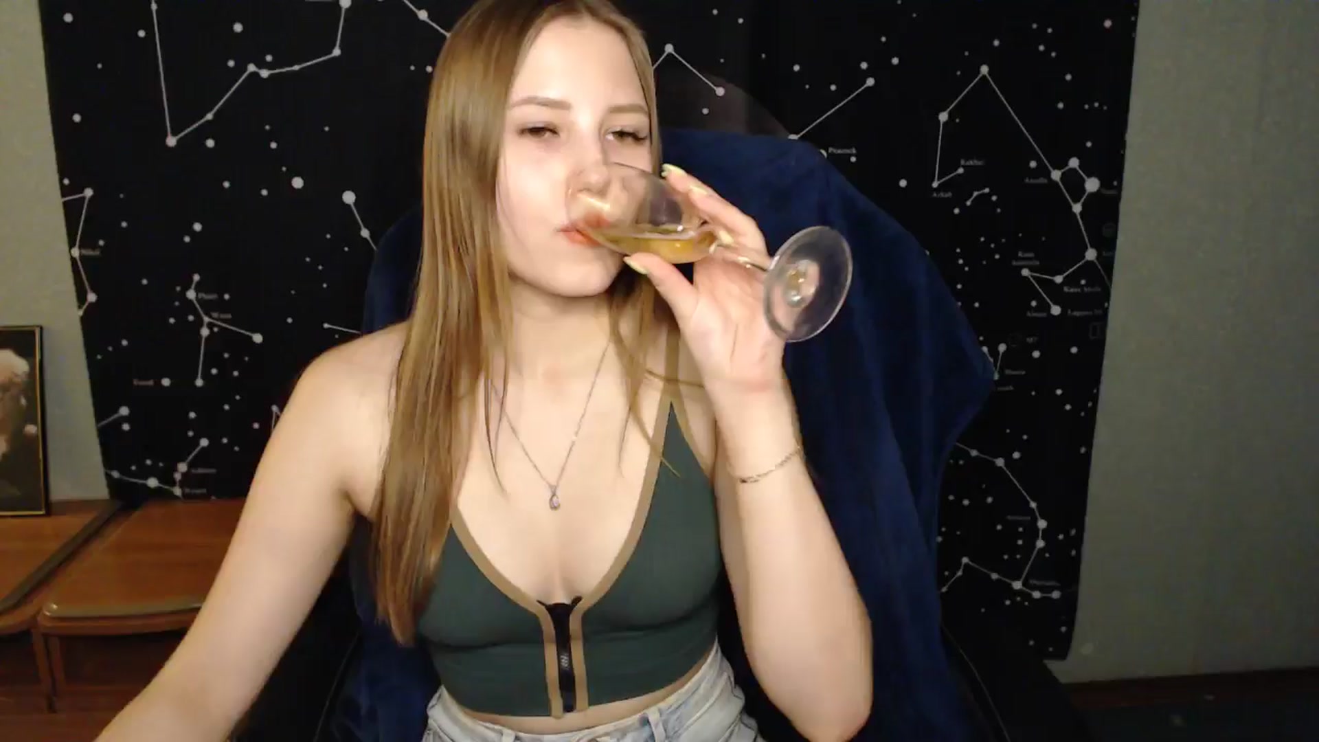 Gallery image thumbnail from AngelaOwen's myfreecams stream on, 03/04/2025, 17:04 image 14 of 20