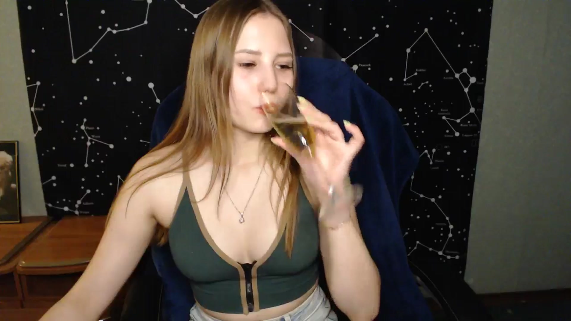 Gallery image thumbnail from AngelaOwen's myfreecams stream on, 03/04/2025, 17:20 image 4 of 20