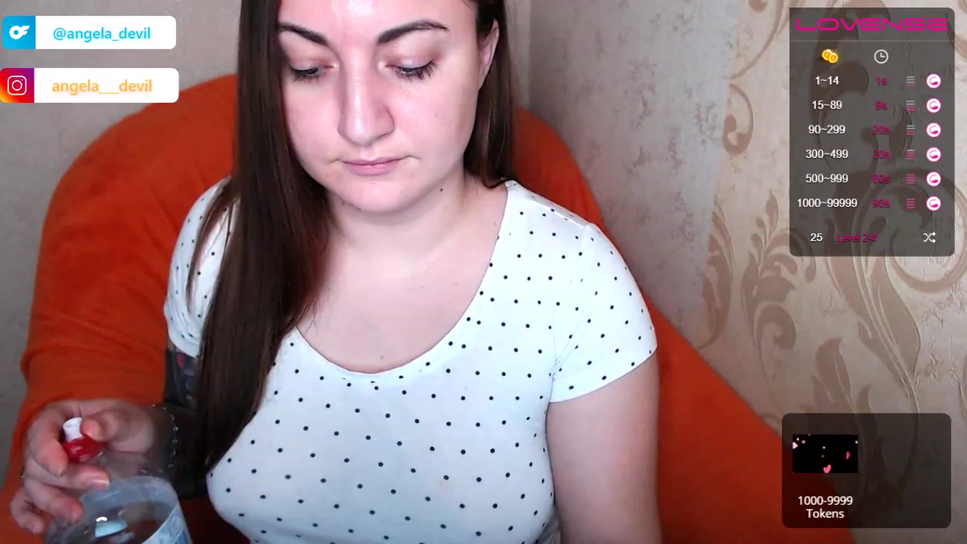 Gallery image thumbnail from Angela_Devil's myfreecams stream on, 12/25/2022, 23:10 image 12 of 20