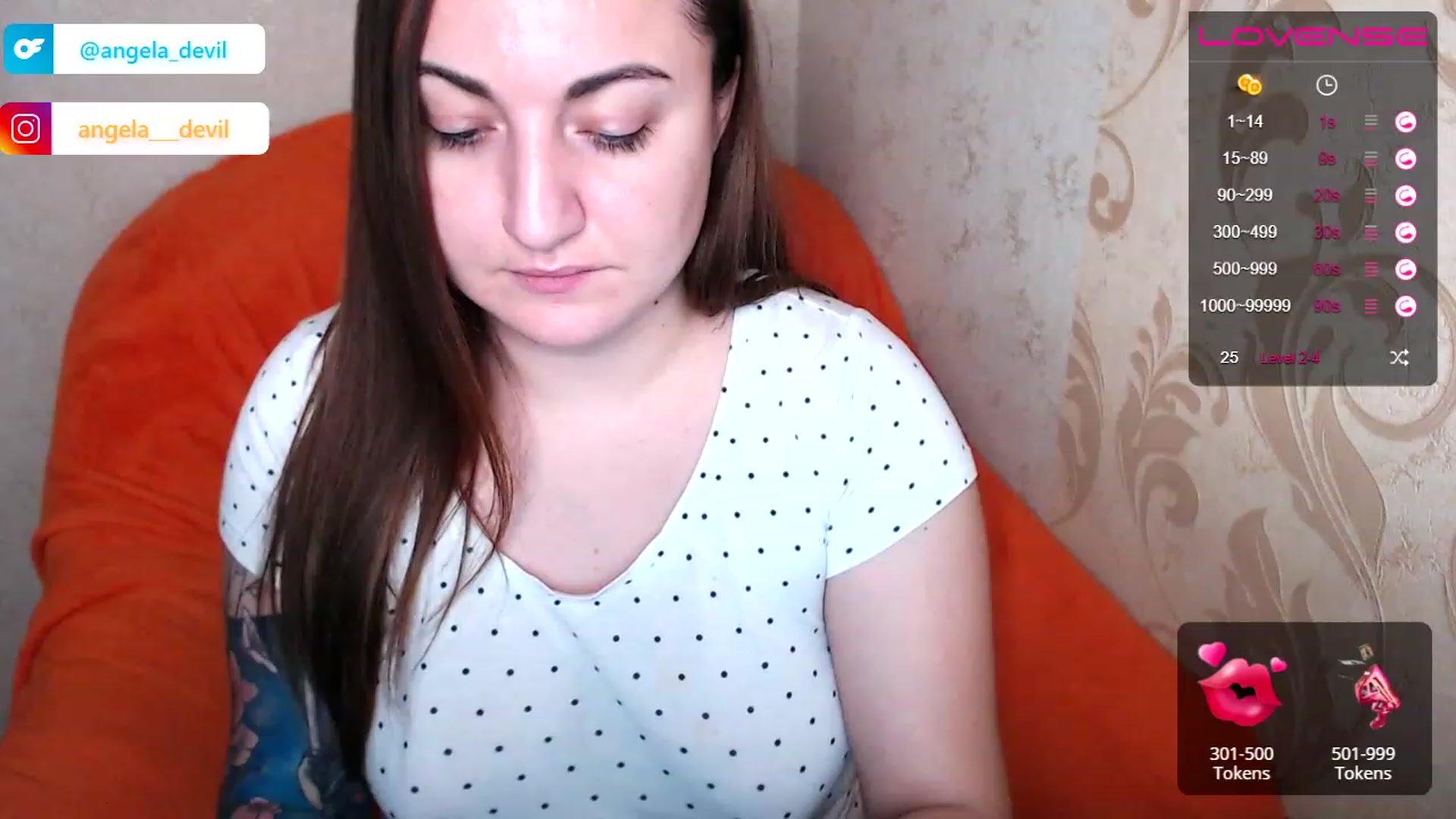 Gallery image thumbnail from Angela_Devil's myfreecams stream on, 12/25/2022, 23:10 image 20 of 20