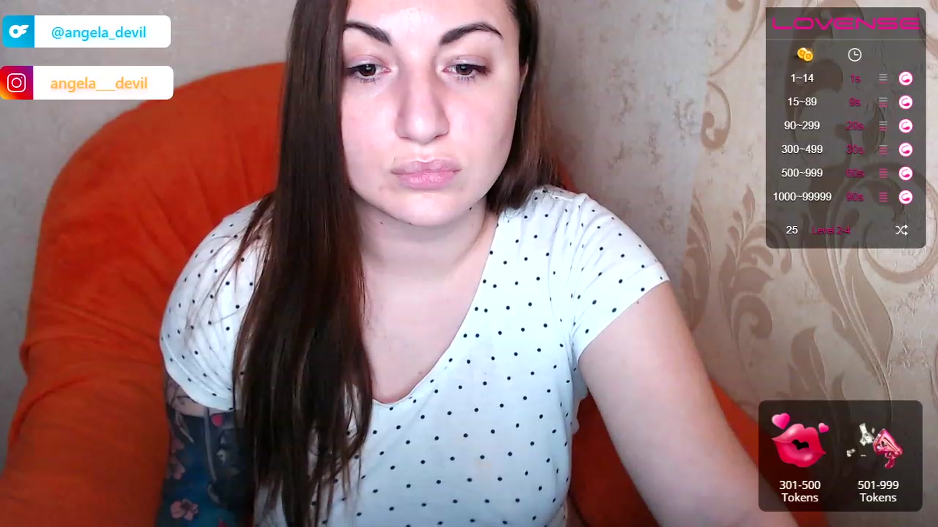 Gallery image thumbnail from Angela_Devil's myfreecams stream on, 12/25/2022, 23:10 image 19 of 20