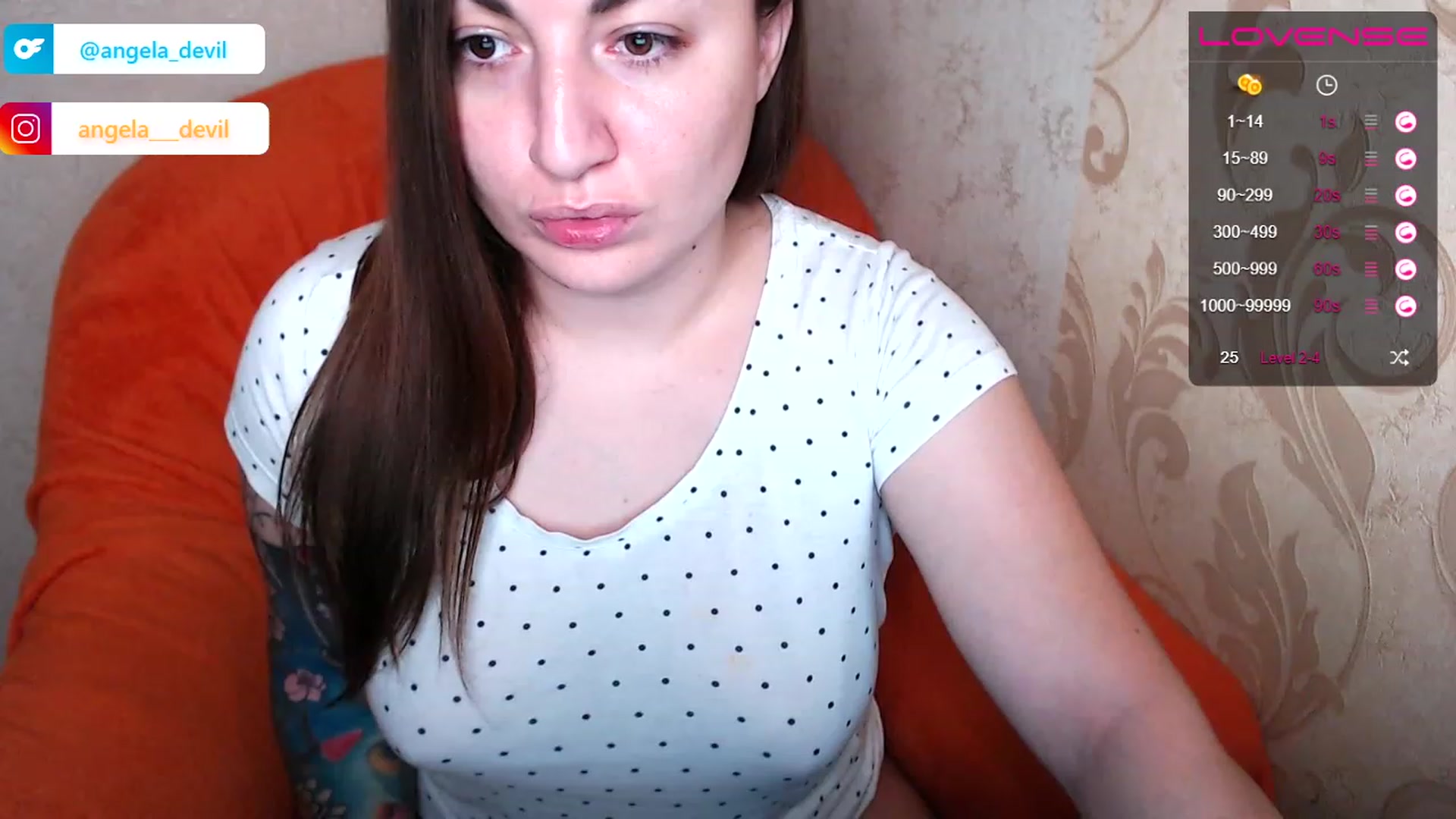 Gallery image thumbnail from Angela_Devil's myfreecams stream on, 12/25/2022, 23:10 image 7 of 20