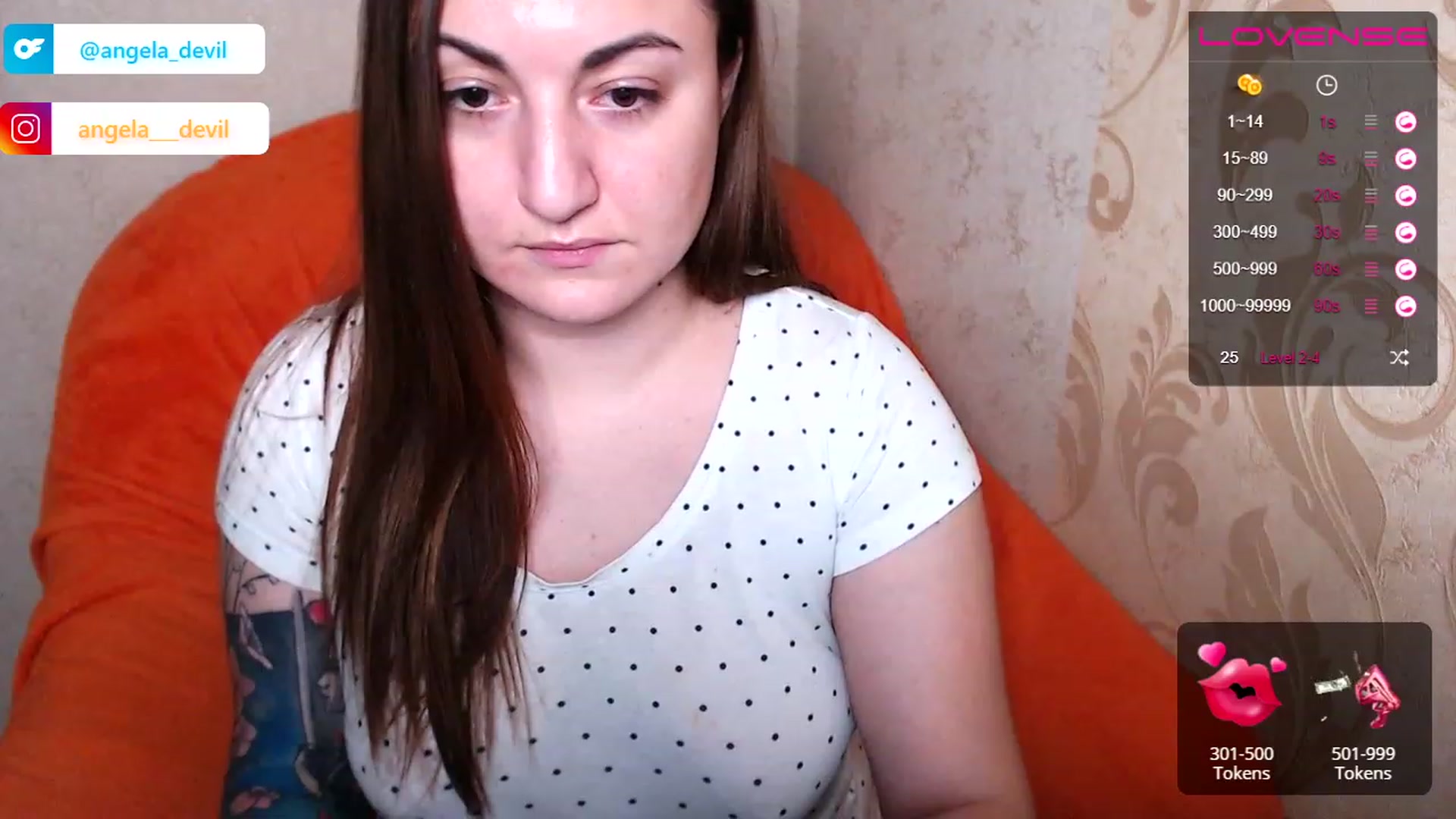 Gallery image thumbnail from Angela_Devil's myfreecams stream on, 12/25/2022, 23:10 image 17 of 20