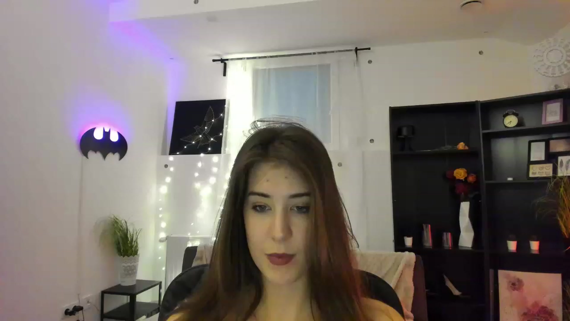 Gallery image thumbnail from Angela_White_'s myfreecams stream on, 03/08/2023, 14:05 image 14 of 20