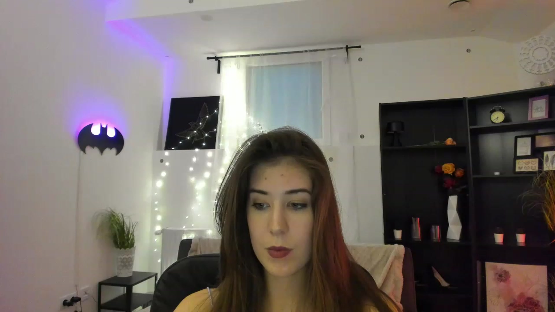 Gallery image thumbnail from Angela_White_'s myfreecams stream on, 03/08/2023, 14:05 image 12 of 20