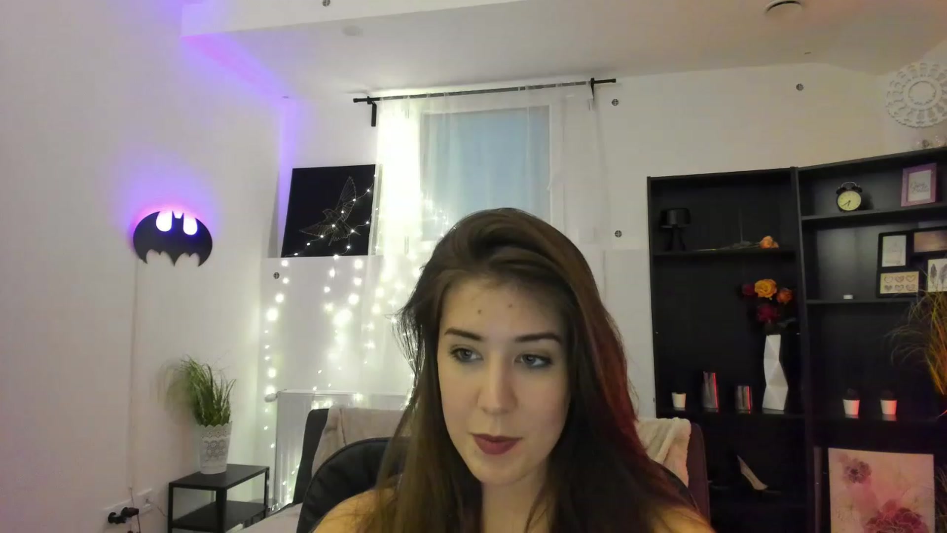Gallery image thumbnail from Angela_White_'s myfreecams stream on, 03/08/2023, 14:05 image 6 of 20