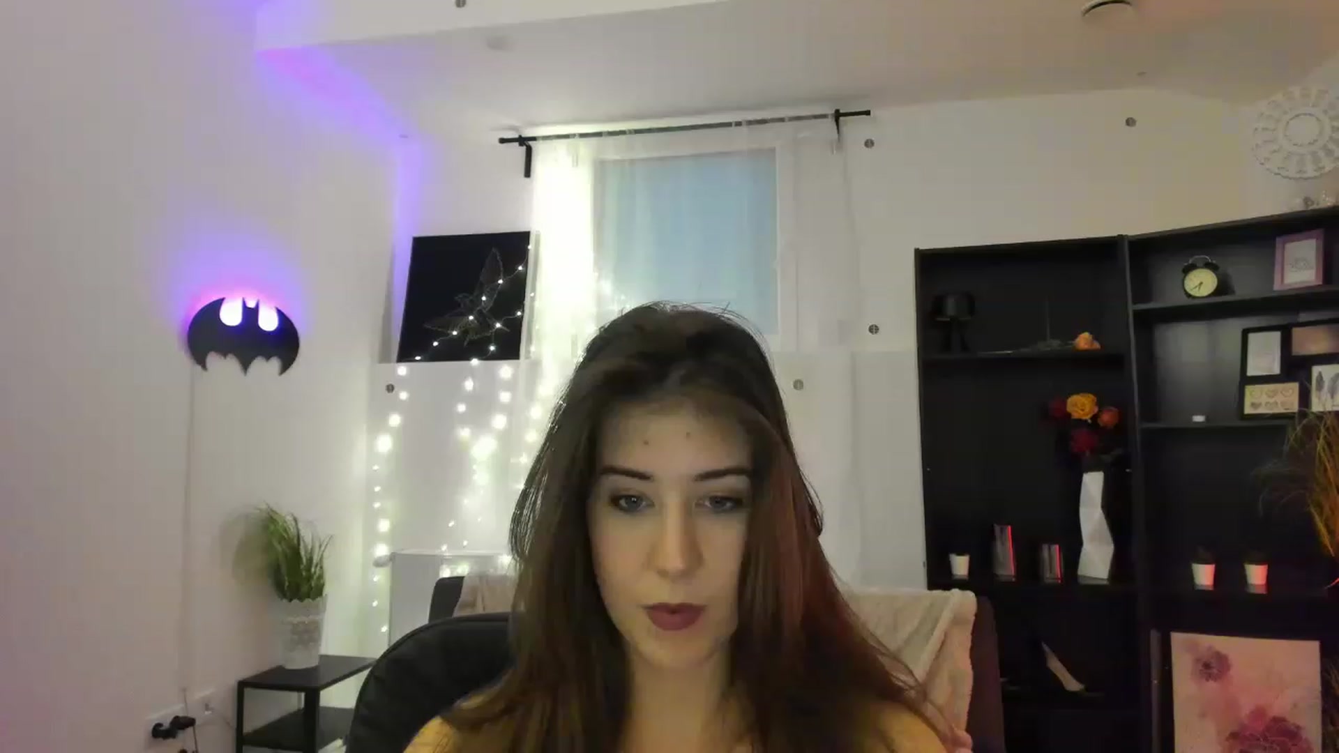 Gallery image thumbnail from Angela_White_'s myfreecams stream on, 03/08/2023, 14:05 image 10 of 20